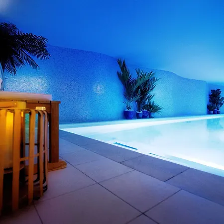 وسبا جاردينز دو مادبمويزل 4*