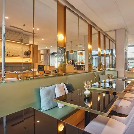 Jardins De Mademoiselle & Hotel París